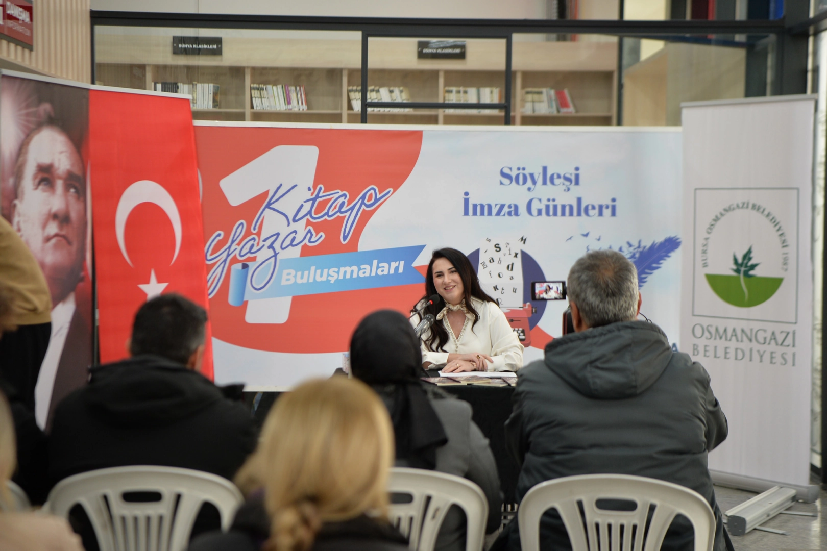 Bursa Osmangazi Belediyesi’nin düzenlediği ‘1 kitap 1 yazar’ buluşmasına konuk