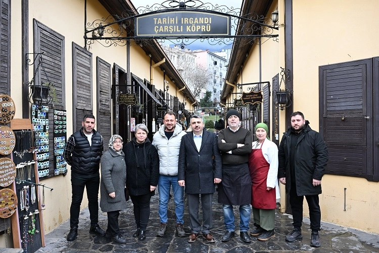 Bursa Yıldırım Belediye Başkanı Oktay Yılmaz, geleneksel halk sanatları atölyeleriyle