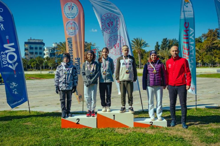 Antalya’da yapılan Uluslararası Oryantiring Yarışlarında 15 ülke 300 sporcu arasında