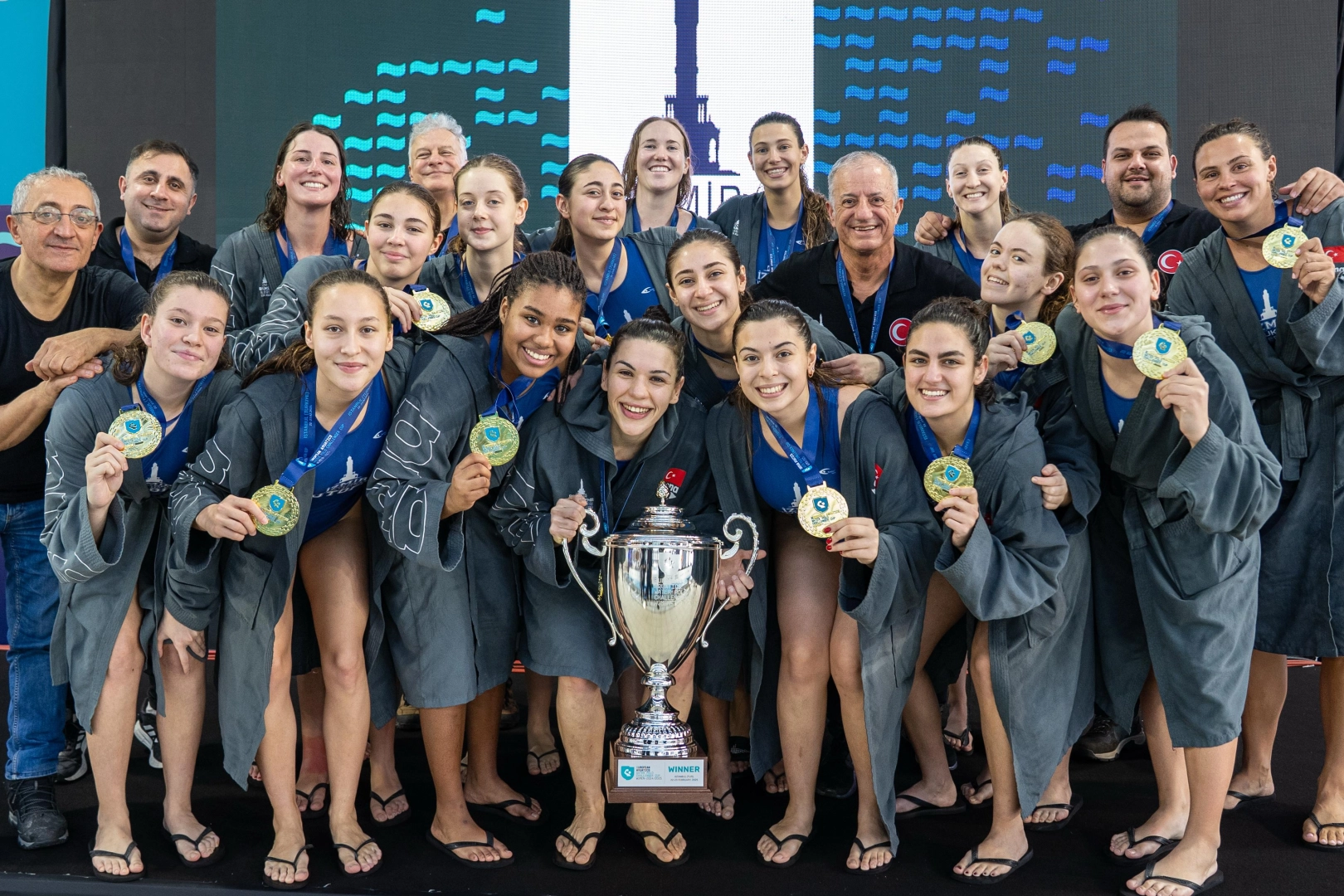 İzmir Büyükşehir Belediyesi Sutopu Kadın Takımı, Challenger Cup finalinde Galatasaray