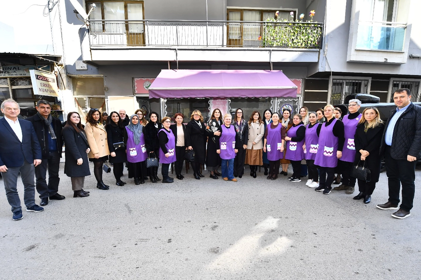 İzmirli belediye başkanlarının eşleri, İzmir Büyükşehir Belediye Başkanı Dr. Cemil