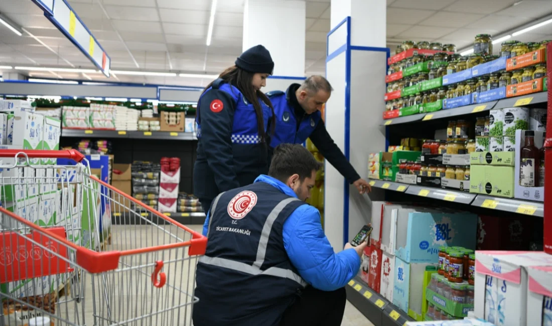 Kocaeli Ticaret İl Müdürlüğü ile Çayırova Belediyesi Zabıta Müdürlüğü ekipleri,