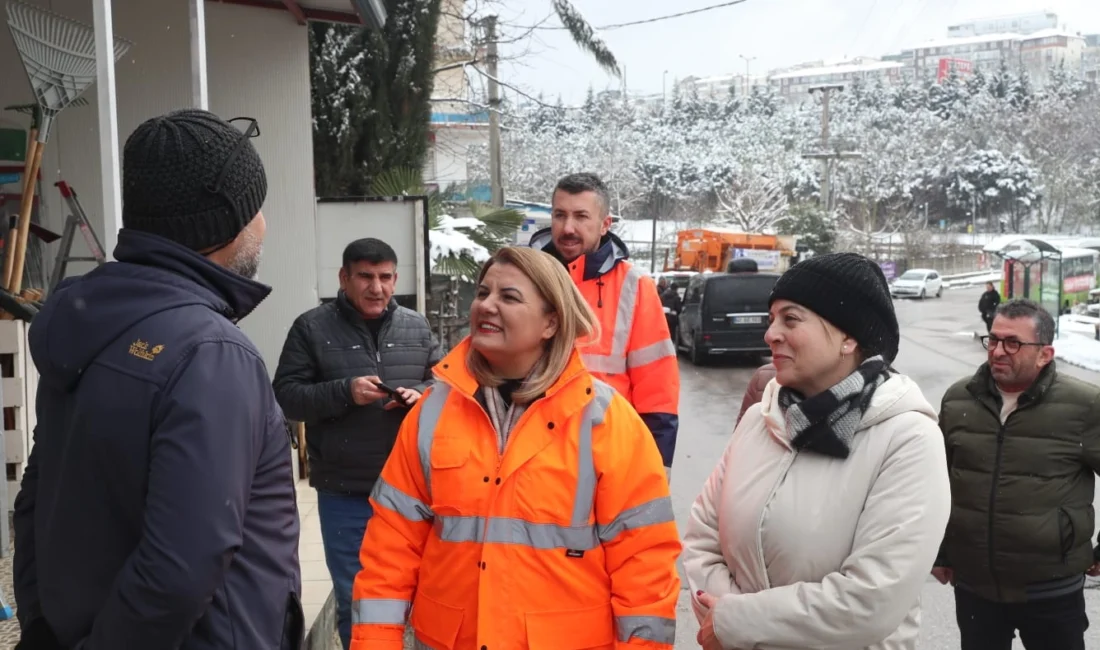 İzmit Belediye Başkanı Fatma Kaplan Hürriyet yoğun kar yağışı sonrasında