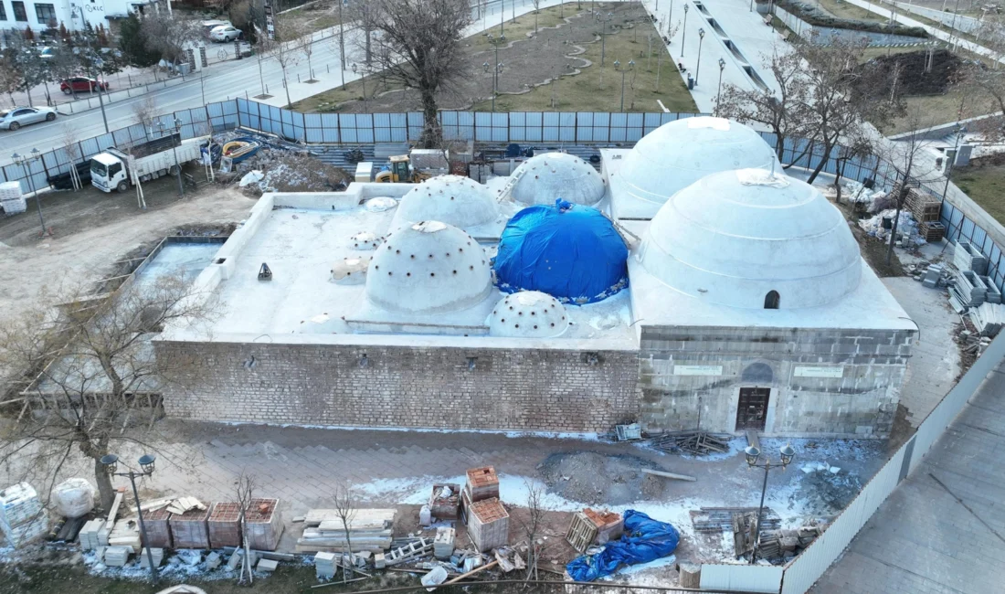 Konya Büyükşehir Belediyesi’nin Tarihi Meram Köprüsü yanındaki Karamanoğlu Mehmet Bey