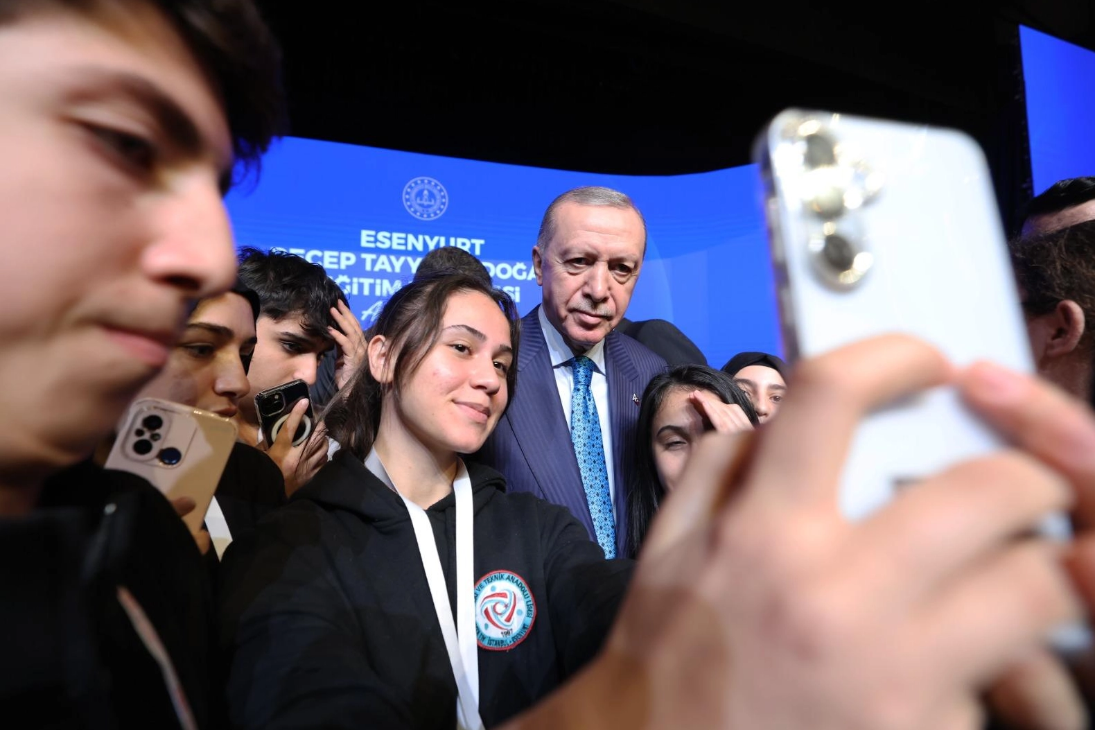 İstanbul Esenyurt’ta “Türkiye’nin en büyük planetaryumunu bugün hizmete açıyoruz” diyen