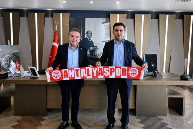 Antalya Büyükşehir Belediye Başkanı Muhittin Böcek’i Antalyaspor Kulübü Başkanı Mustafa