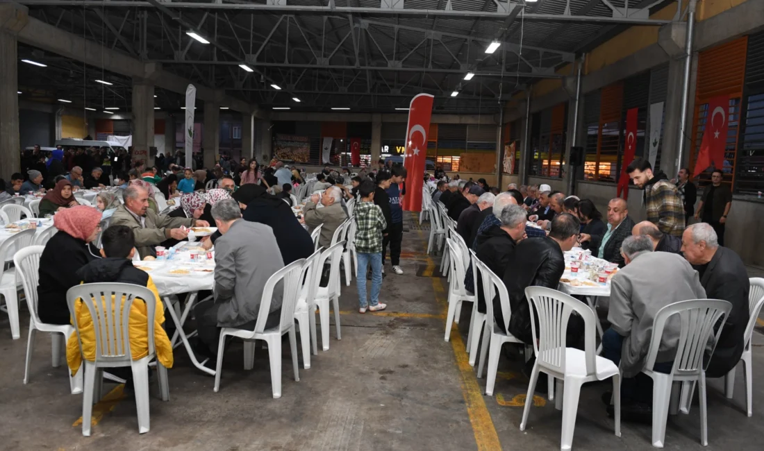 Bursa Osmangazi Belediye Başkanı Erkan Aydın, Ramazan ayında ilçedeki vatandaşları