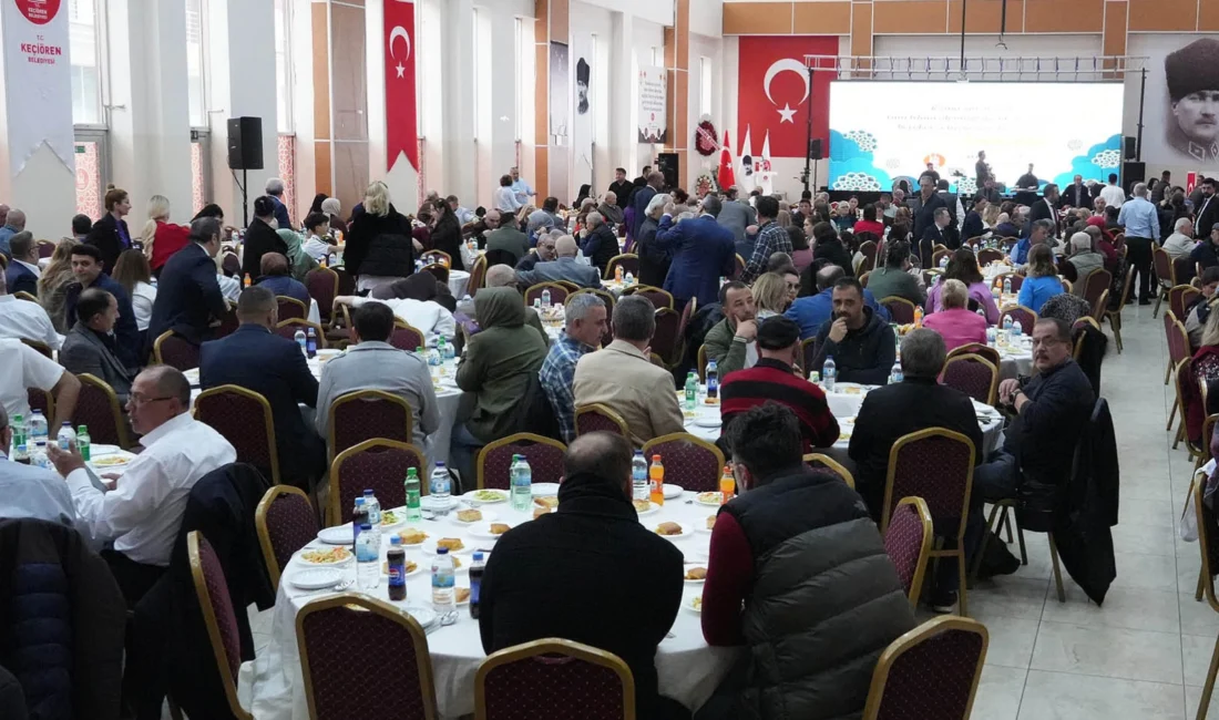 Ankara Keçiören Belediyesi, her akşam kurduğu iftar sofralarında binlerce kişiyi