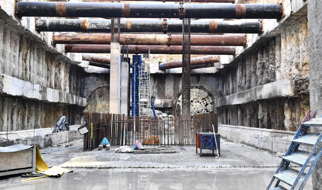 İzmir Büyükşehir Belediyesi’nin, kendi gücüyle yapımını sürdürdüğü Buca Metrosu’nun tünel