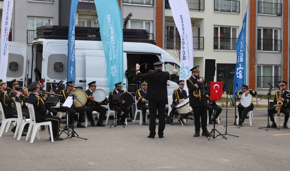 Kocaeli Büyükşehir Belediyesi Bando Takımı, Sağlıkkent Sitesi sakinlerine Ramazan’a özel