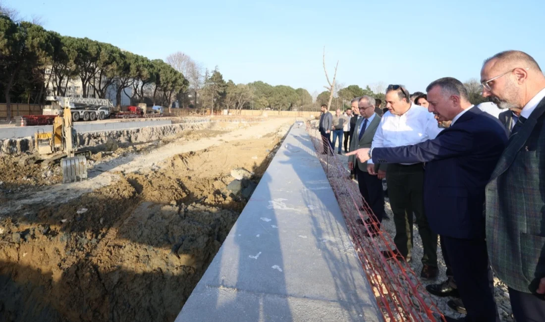 Kocaeli Büyükşehir Belediye Başkanı Doç.Dr.Tahir Büyükakın, Kocaeli’nin ulaşımda en büyük