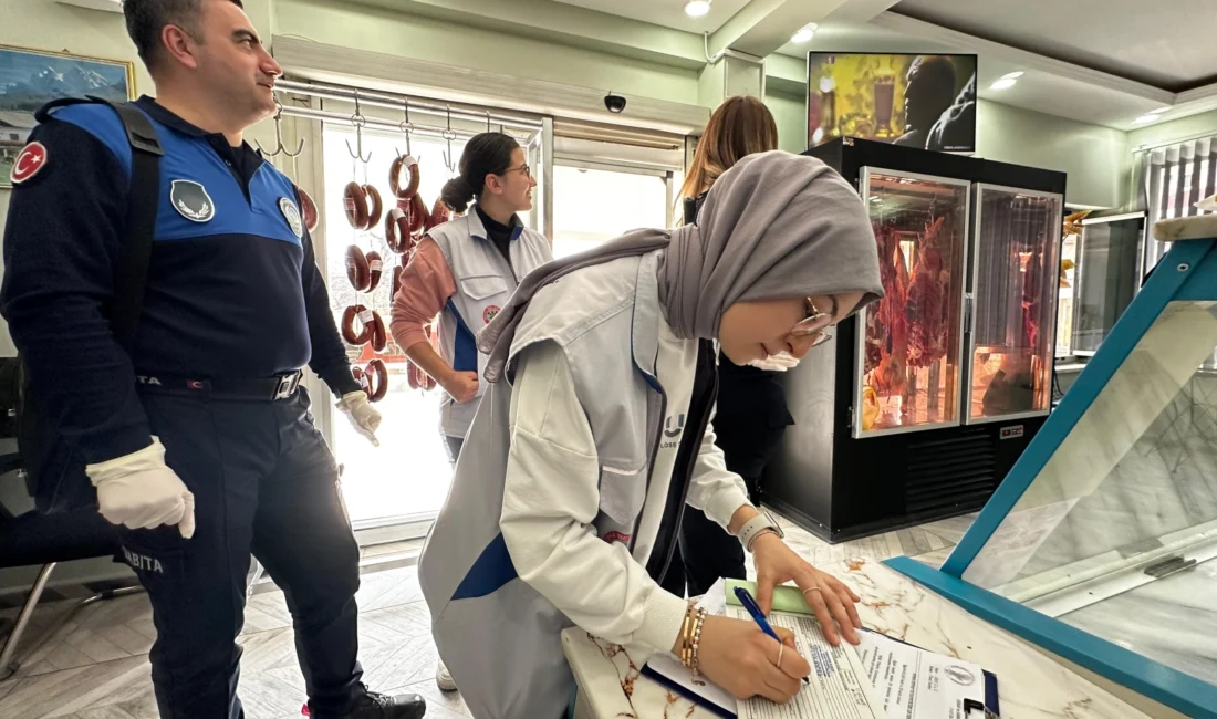 Manisa’da Soma Belediyesi Zabıta Müdürlüğü ve Veteriner İşleri Müdürlüğü ekipleri,