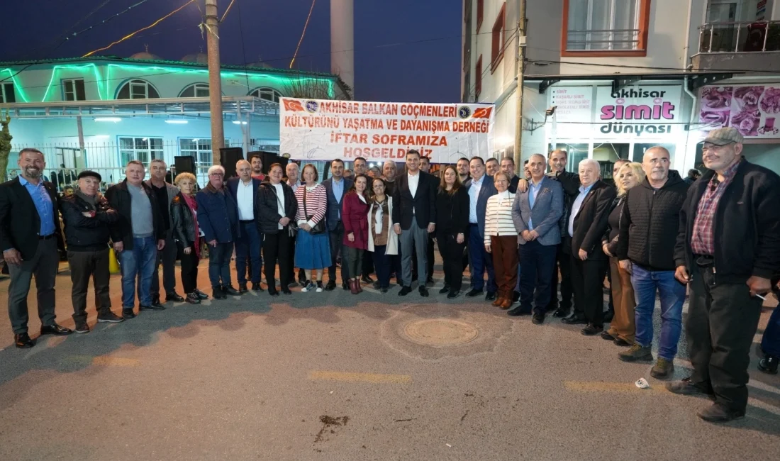 Manisa Büyükşehir Belediye Başkanı Ferdi Zeyrek, her akşam farklı bir