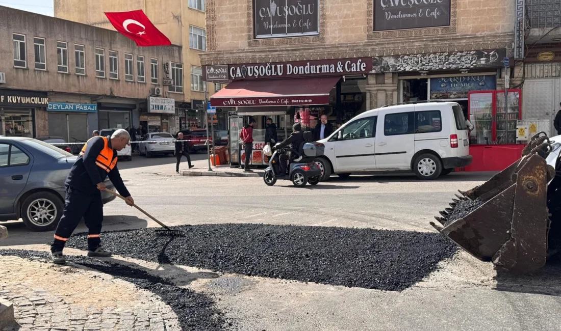 Mardin’de Midyat Belediyesi, şehir genelindeki yolların kalitesini artırmak ve vatandaşlara