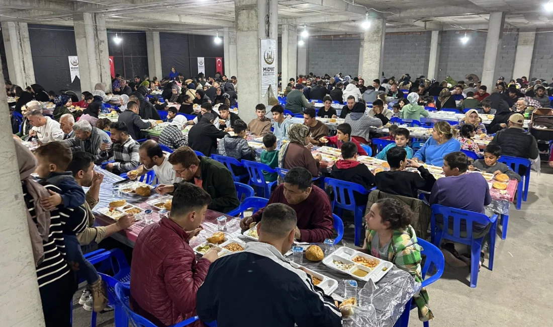 Mardin’de Midyat Belediyesi, Ramazan ayı boyunca düzenlediği geleneksel iftar programlarıyla