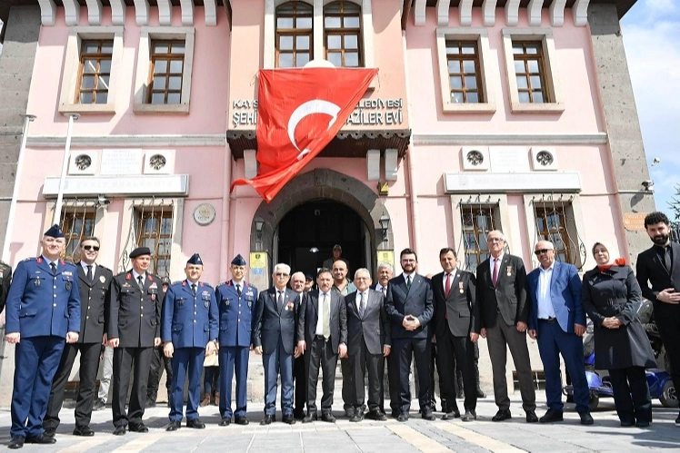 Kayseri Büyükşehir Belediye Başkanı Dr. Memduh Büyükkılıç, 18 Mart Şehitleri