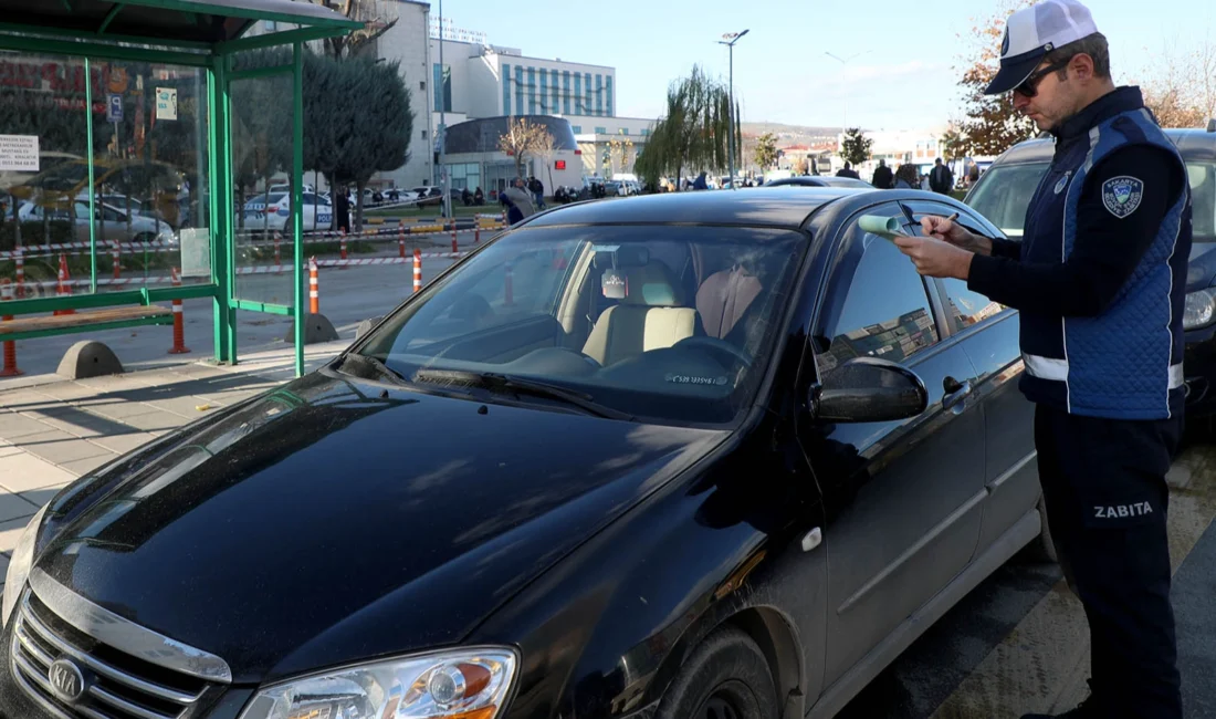 Sakarya Büyükşehir Belediyesi, şehirdeki düzeni sağlamak ve yaya yollarındaki işgali