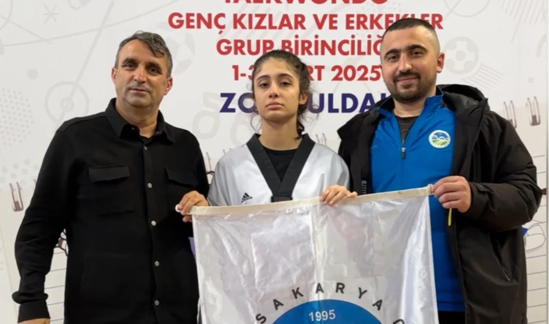 Sakarya Büyükşehir Belediyesi taekwondo sporcusu Selen Göreler, Zonguldak’ta düzenlenen Gruplar