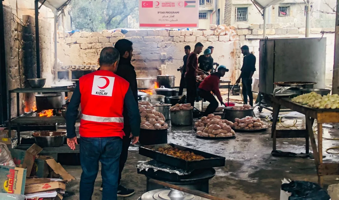 Ramazan ayını yıkımın gölgesinde karşılayan Gazze halkına desteğini sürdüren Türk